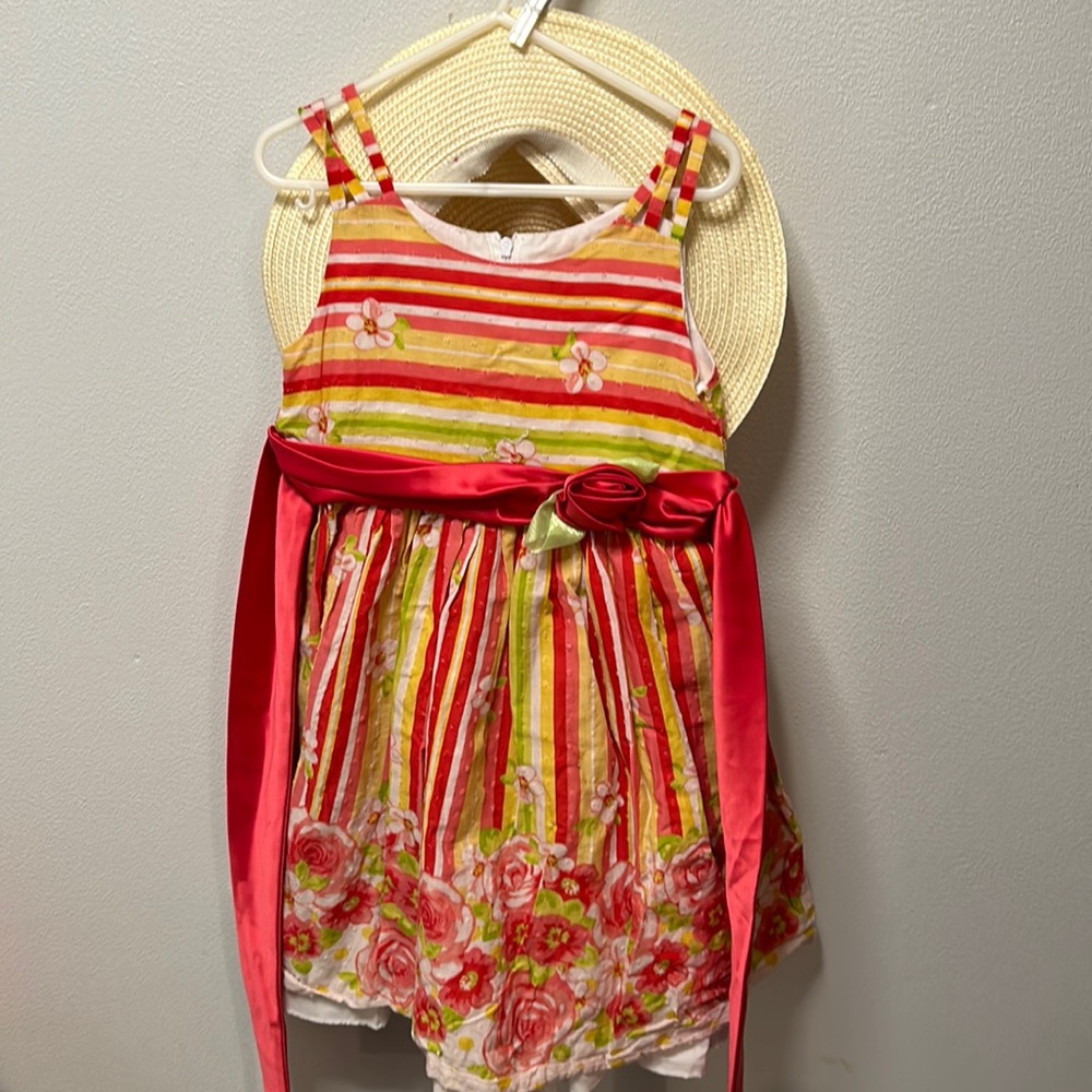 Girls dress with hat